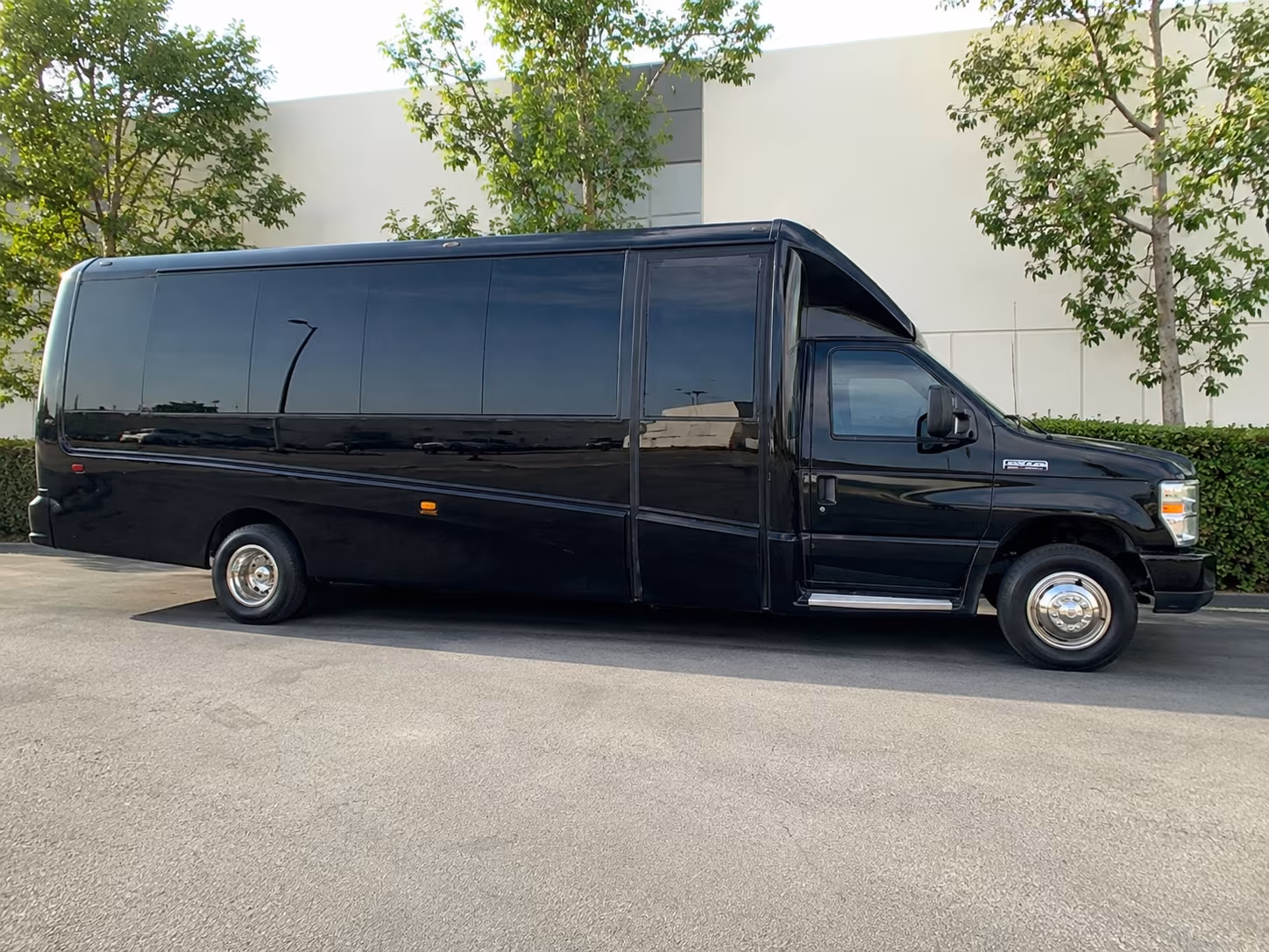 bus rentals for bands performers and touring acts moving through vista