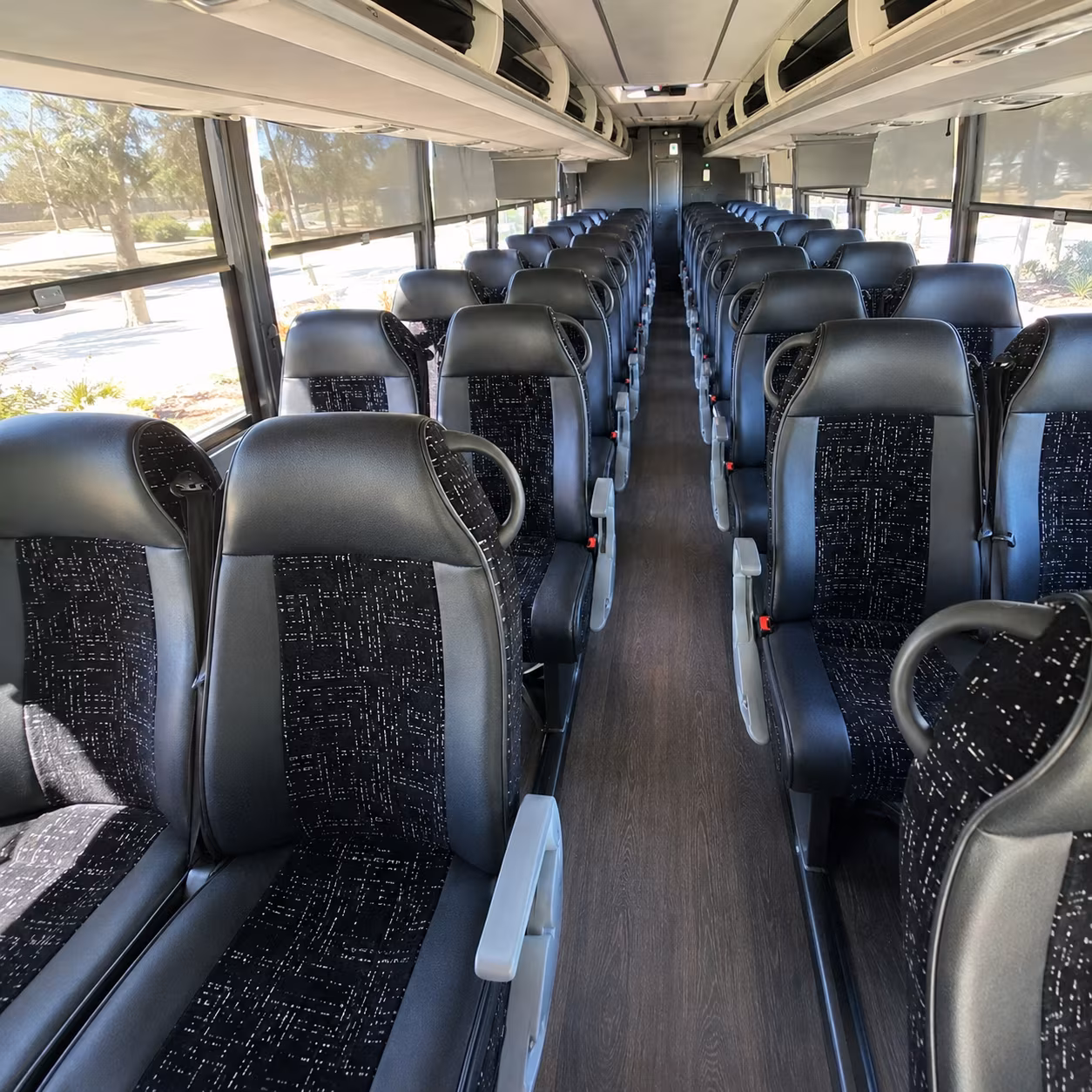 charter buses for corporate events and offsite meetings in north san diego county