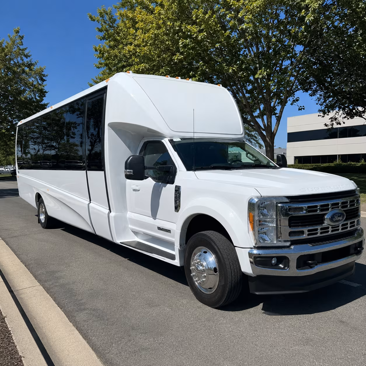 corporate airport transfer buses between vista and san diego international